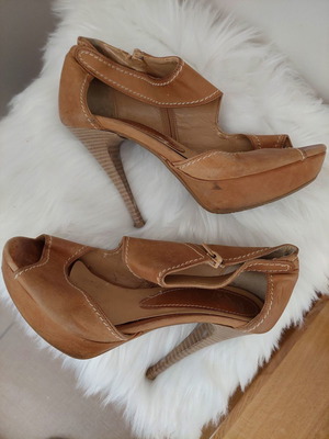 Moyo sandals used, leather, tan color, size 38