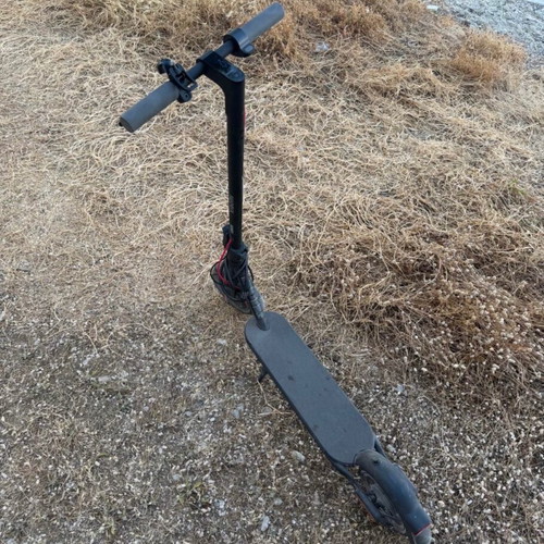 Xiaomi Electric Scooter 4 Lite used with new tires, helmet and lock