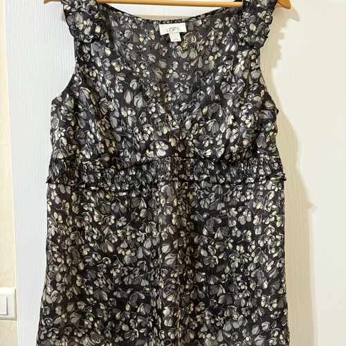 Floral sleeveless blouse like new, size 14 fits 12, white and gray