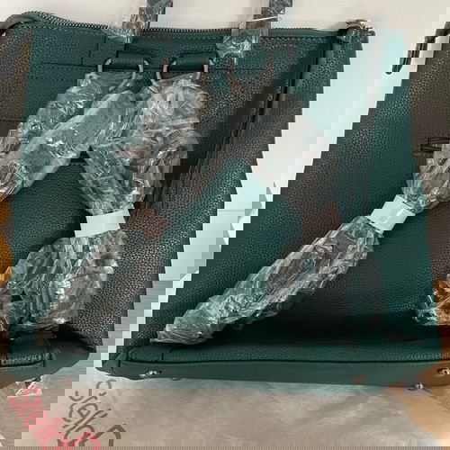 Τσάντα πλάτης Doca καινούργια, πράσινη με σακουλάκι αποθήκευσης