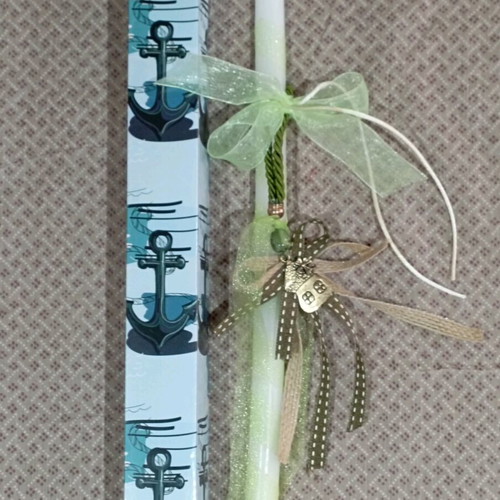 Handmade candle like new, light green with decorative house