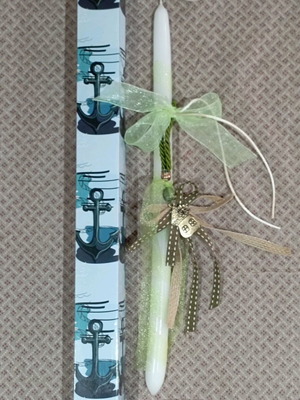 Handmade candle like new, light green with decorative house