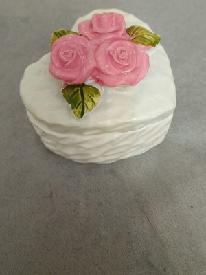 Small ceramic jewelry box