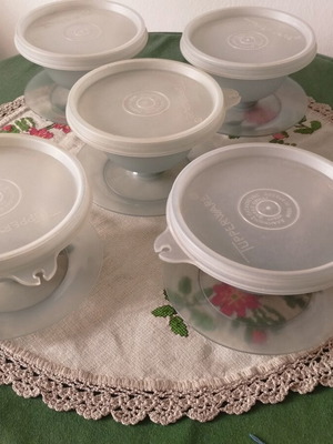 Tupperware Vintage Bowl Set 754 like new, pack of 5, smoky gray