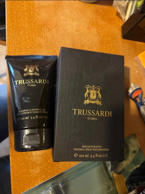 Σετ Trussardi Uomo Eau de Toilette και αφρόλουτρο 100ml