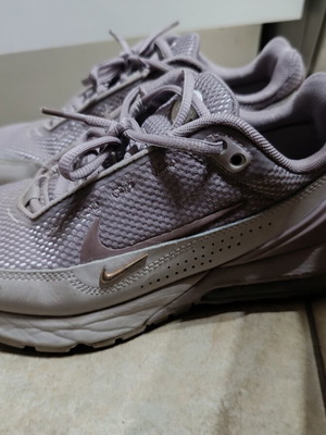 Nike purple athletic shoes used, size 39