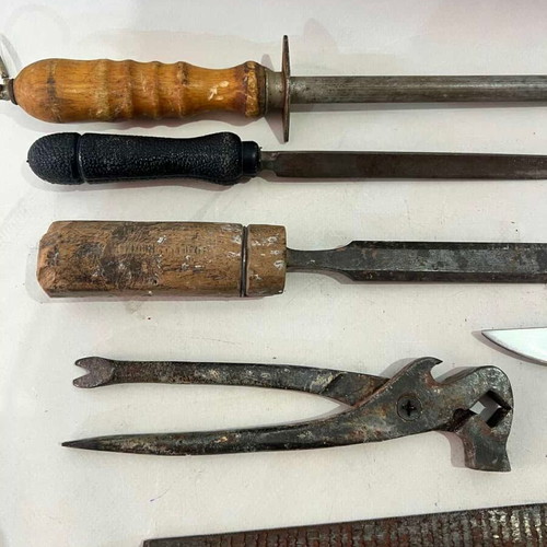 Set of 6 various tools used
