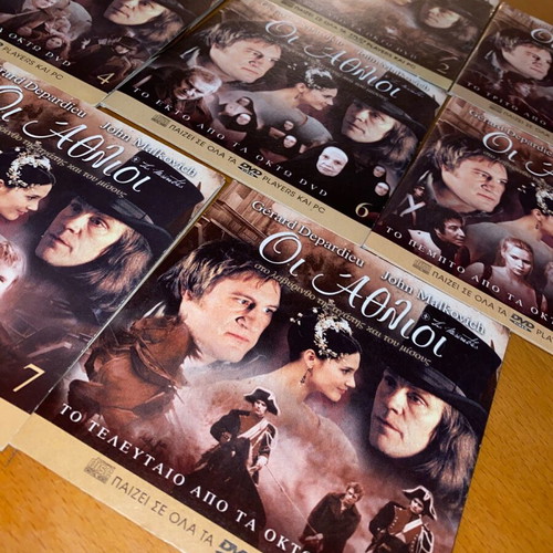 Les Misérables collectible series 8 DVD set like new