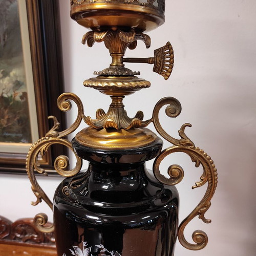 Table lamp with porcelain base and bronze decoration like new