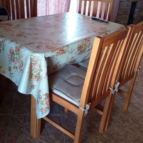 Living room furniture set like new with dining table