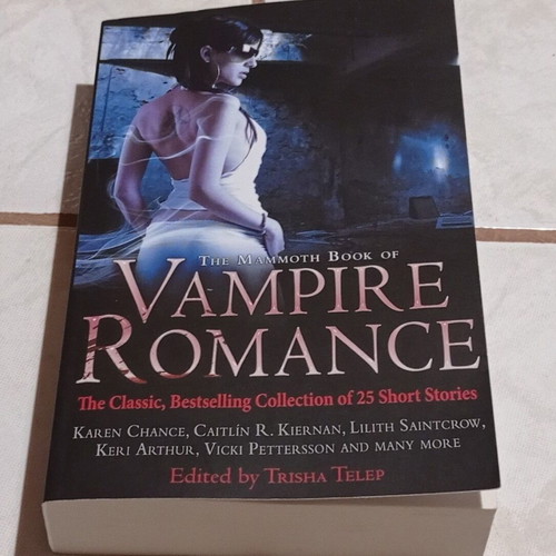 The Mammoth Book of Vampire Romance English book new