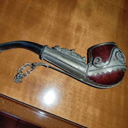 Wooden pipe used with handmade wire decoration