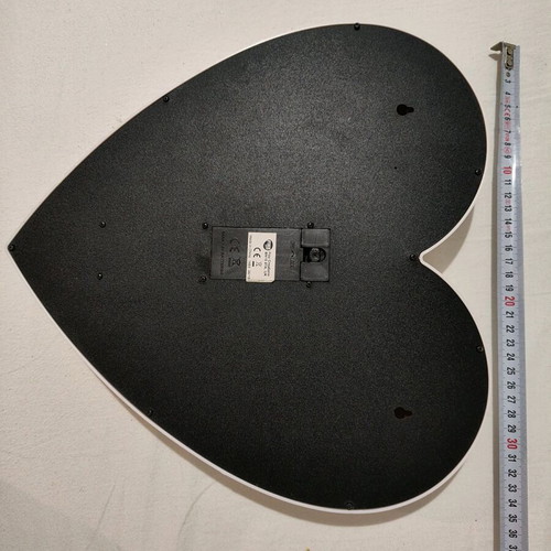 Heart wall decor used, functional without batteries