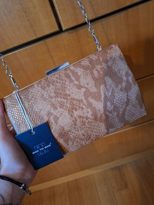 Clutch Bag to Bag нова с етикет, змийски принт с верижка