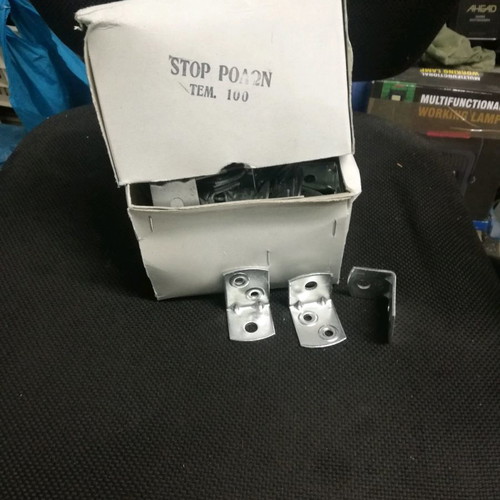 Metal corners new, pack of 4 boxes with 100 pieces each