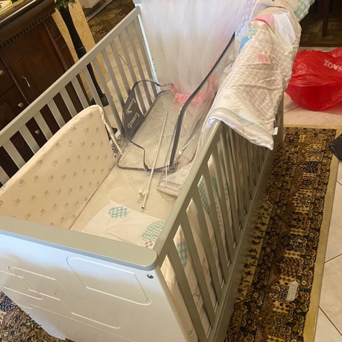 Pre-teen bed like new with accessories