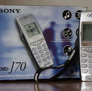 Κινητό τηλέφωνο SONY J70 του 2001 vintage