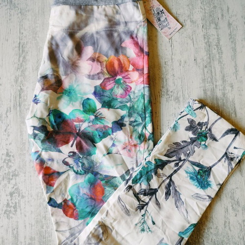 Summer women's pants new with drawstring and pockets, white and colorful
