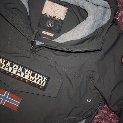 Napapijri Rainforest Winter Jacket / Anorak size S like new, green
