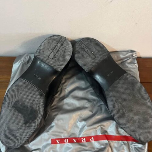 Prada shoes like new, black, size 42