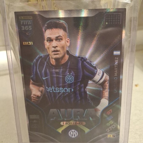 Lautaro Martinez Aura Panini 2026 card