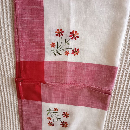 Vintage linen tablecloth set 2 pieces 85x85 cm like new