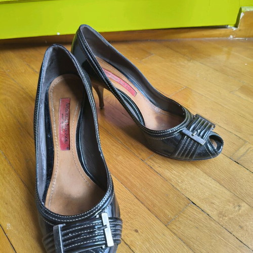 Pip toe pumps used, leather black size 39 with wear and missing heel
