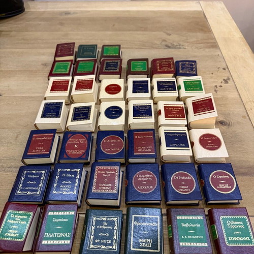 Deagostini small library used, pack of 40 volumes