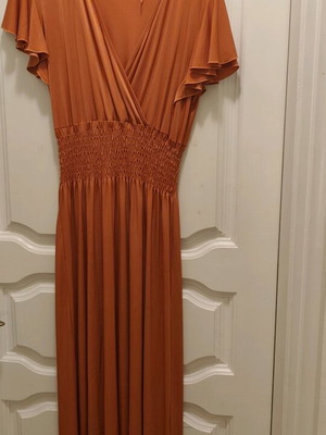 Maxi dress coral with short sleeve and smocked waist like new