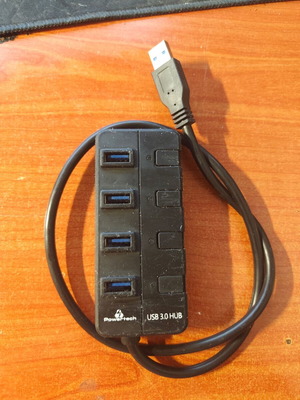 USB 3.0 Hub 4 θέσεων PowerTech σαν καινούργιο με διακόπτες