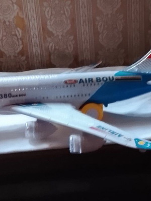 Διαδραστικό παιδικό αεροπλάνο μοντέλο Airbus A380 καινούριο με ηχητικά και φωτεινά εφέ