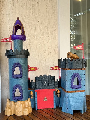 Fisher-Price Imaginext Battle Castle 78333 with extras