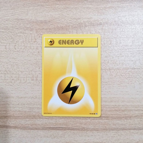 Pokémon Lightning Energy Evolutions Card 2016 near mint