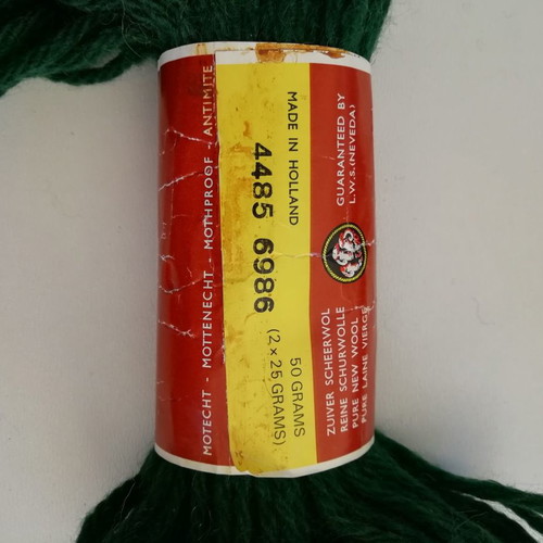 Wool yarn for carpet and pillow embroidery new, 5 pieces