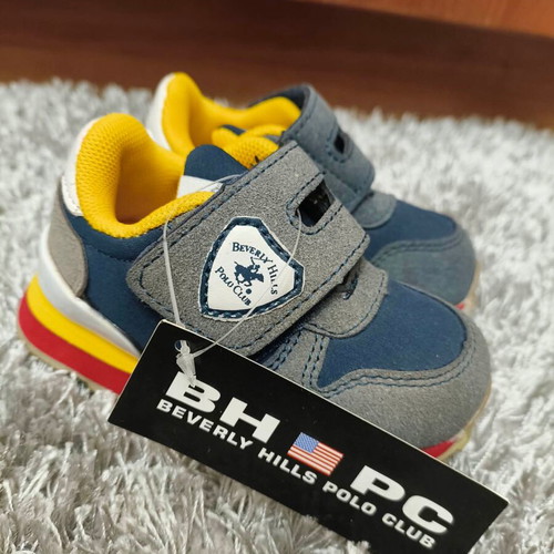 Beverly Hills Polo Club Kids Sneakers Size 19 Like New
