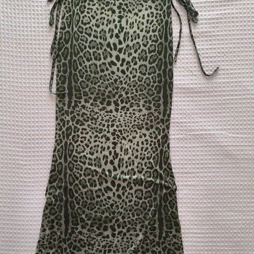 Set top and maxi skirt green animal print like new