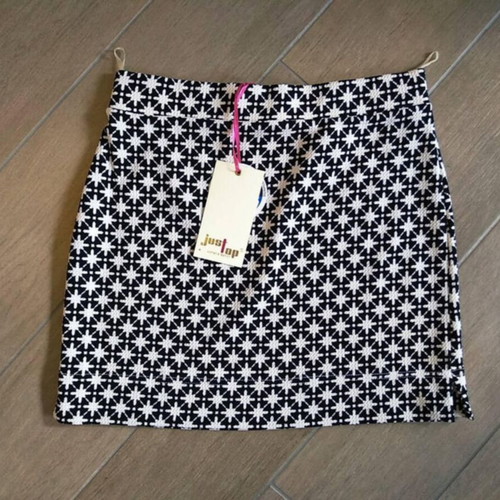 Women's skirt new, small/medium, black and white