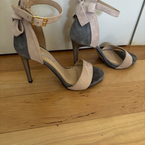 Karino suede high-heeled sandals size 38 used, gray and pink