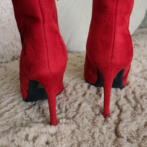 Red ankle boots size 41 like new with thin heel