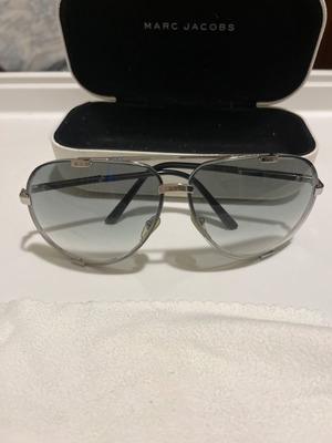 Γυαλιά ηλίου Marc Jacobs με μεταλλικό σκελετό και θήκη