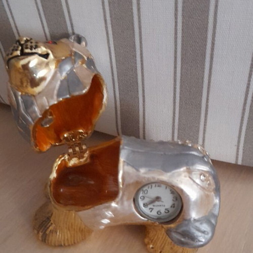 Vintage lion jewelry box clock like new, impressive