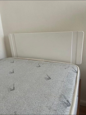 Single beds with mattresses used, set of 2, wooden frame, white headboard