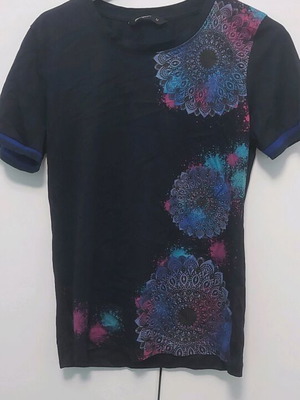 Desigual blouse medium size like new, black with design