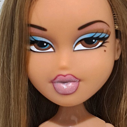 Bratz Funk'n'glow Yasmin 2nd edition nude like new with flaws