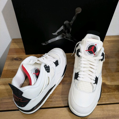Air Jordan 4 Retro OG Flight Club EU 44 new, black and white