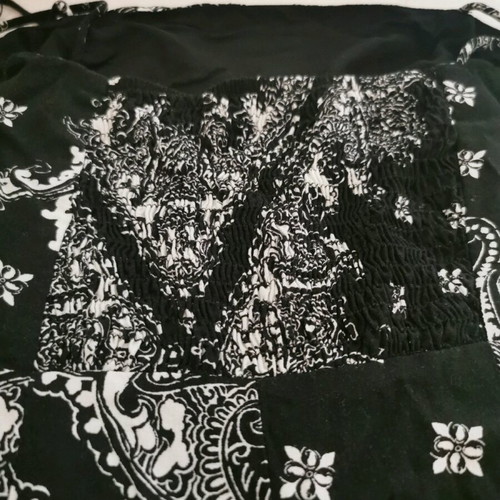 Bershka one-piece shorts M used, black and white