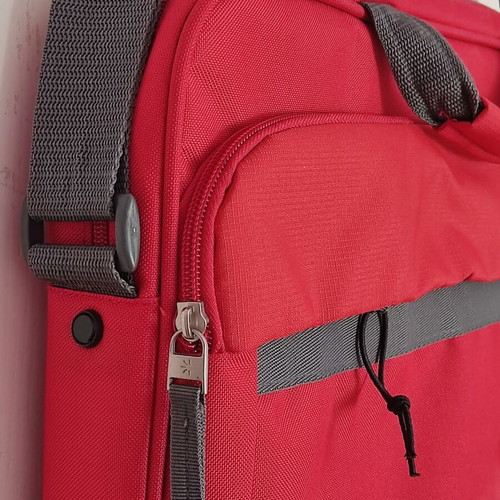 Laptop bag Case Logic like new, red, 33x44x6 cm