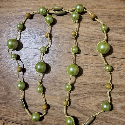 Cypress knitted blouse like new with green necklace gift
