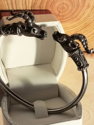 Silver 925 handmade bracelet like new, designer I. Soulios