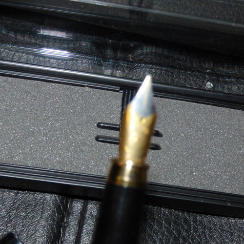 German pen Gilbey's collectible edition used, needs ink